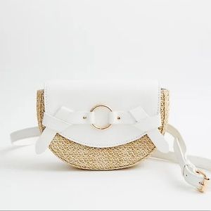 WHITE FAUX LEATHER AND RAFFIA BELT BAG